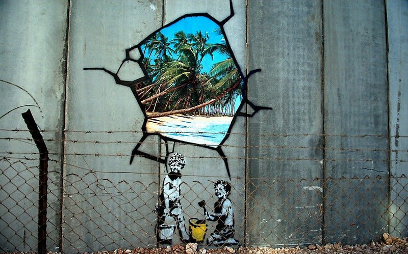 Beach Boys de Banksy : Un chef-d’œuvre engagé entre art et politique - The Art Avenue