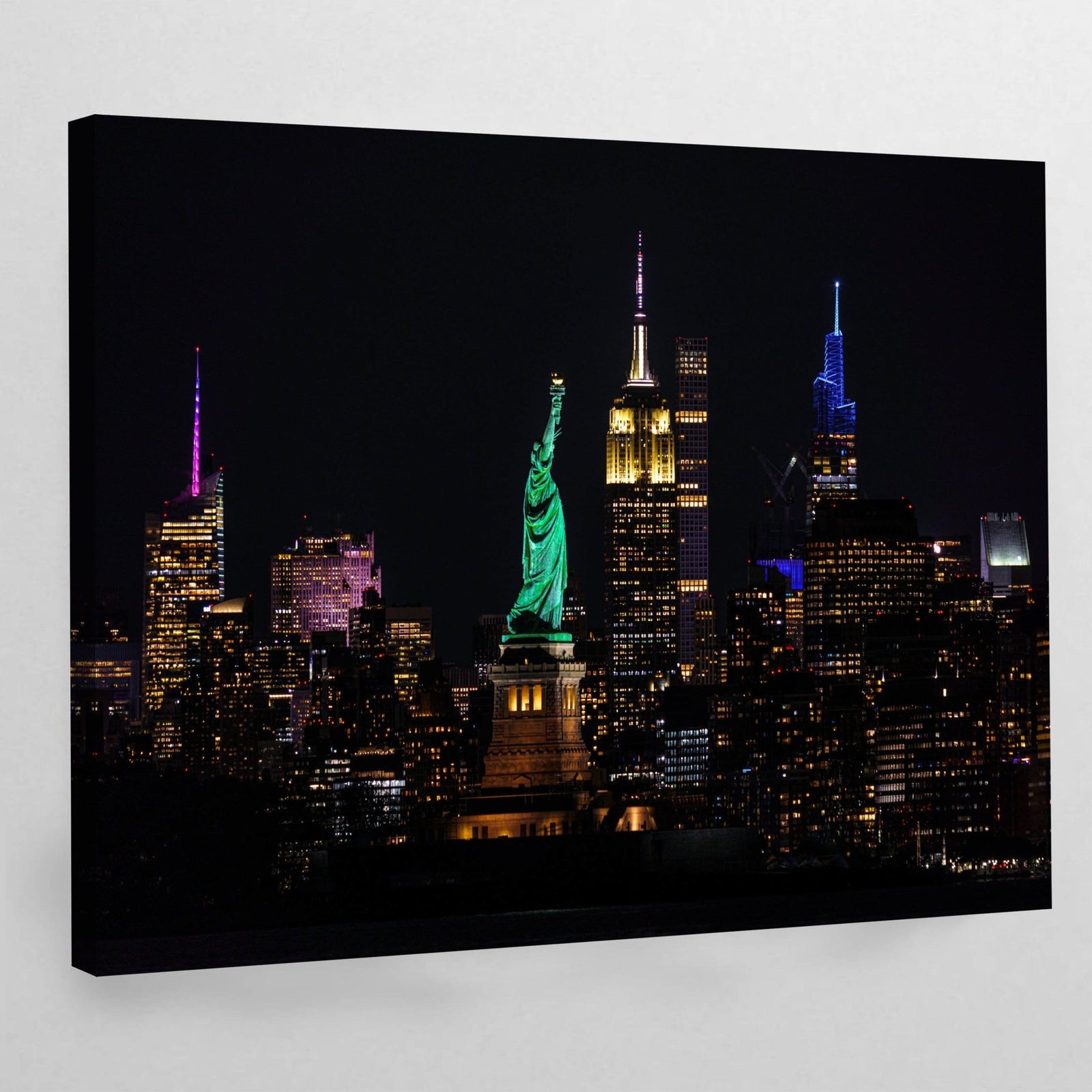 Tableau New York Statue de la Liberté Manhattan Skyline Nuit - The Art Avenue