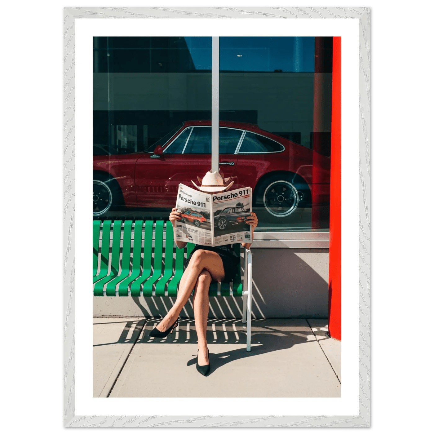 Tableau Photographie Élégance Urbaine et Voiture de Sport - The Art Avenue