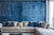 Décorez votre salon avec un mur bleu pour une ambiance unique