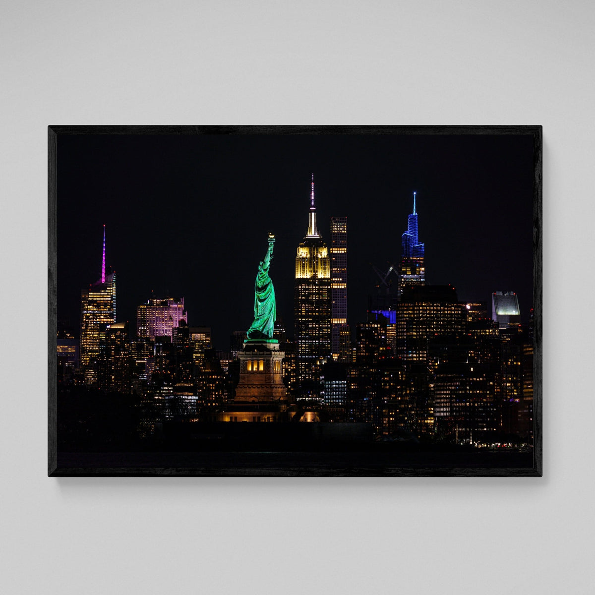 Tableau New York Statue de la Liberté Manhattan Skyline Nuit - The Art Avenue
