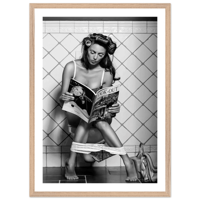 Tableau Noir et Blanc Femme aux Toilettes - The Art Avenue
