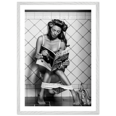 Tableau Noir et Blanc Femme aux Toilettes - The Art Avenue