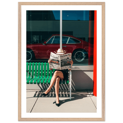 Tableau Photographie Élégance Urbaine et Voiture de Sport - The Art Avenue